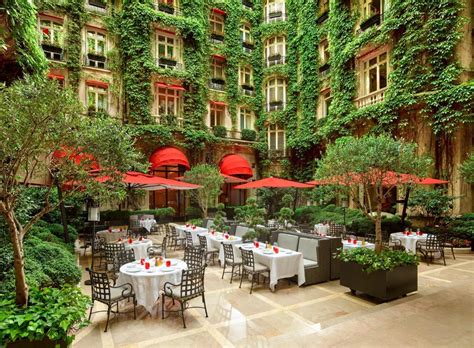 hotel plaza athénée Paris